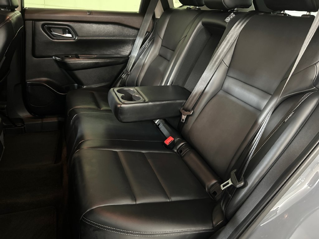 Used 2023 Gray Nissan SV image 17