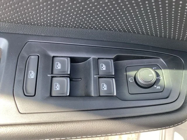 2026 Volkswagen Atlas Cross Sport SEL Premium R-LINE - Photo 26