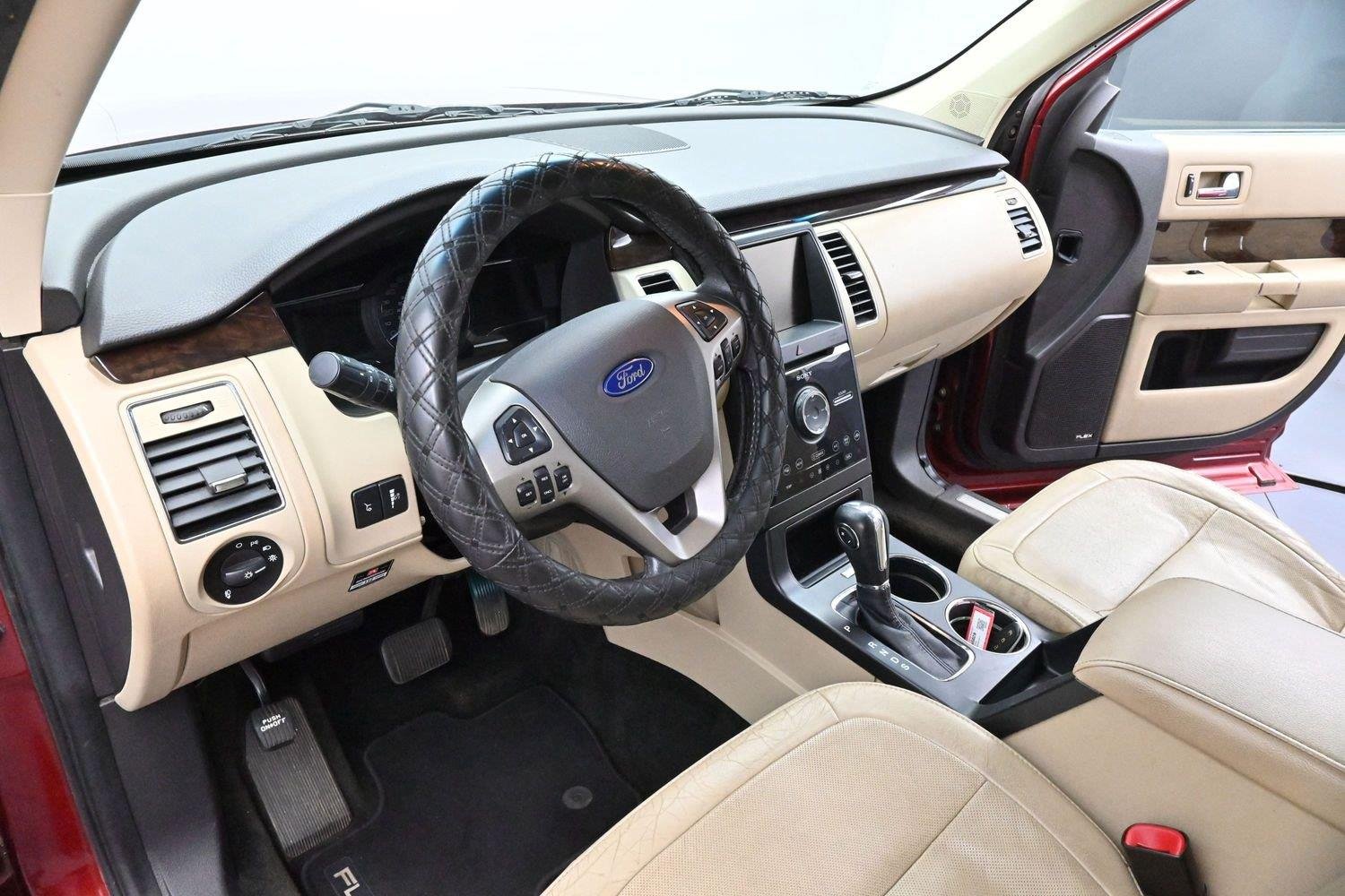 Used 2014 Ruby Red Metallic Tinted Clearcoat Ford Limited image 16