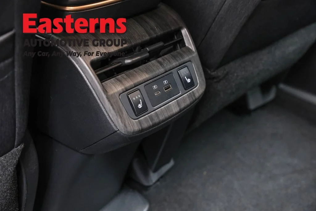 Used 2023 Black Nissan ENGAGE image 23