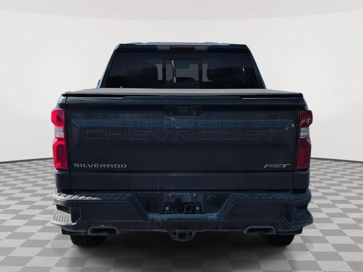Used 2019 Shadow Gray Metallic Chevrolet RST image 4