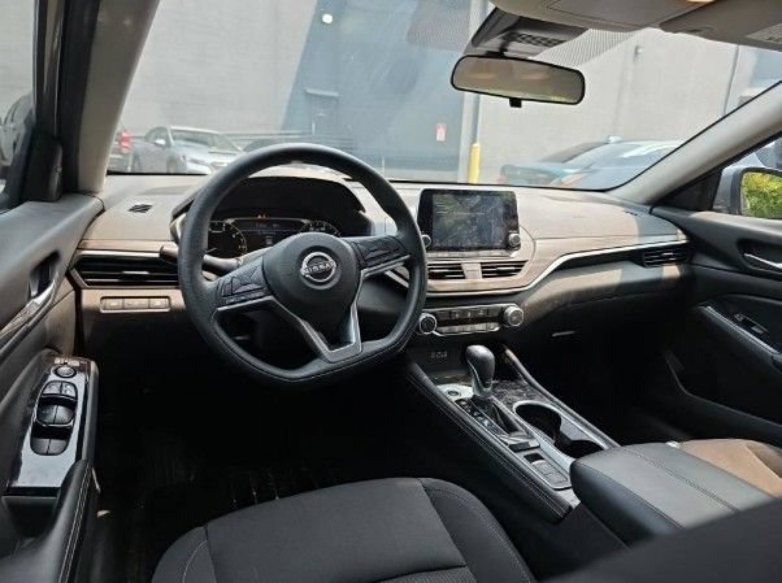 Used 2023 Gun Metallic Nissan 2.5 SV image 5
