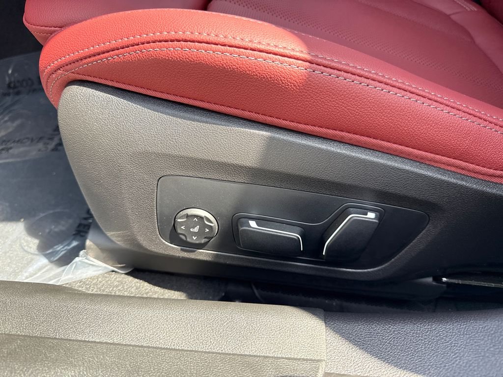 New 2026 Mineral White Metallic BMW 330i image 22