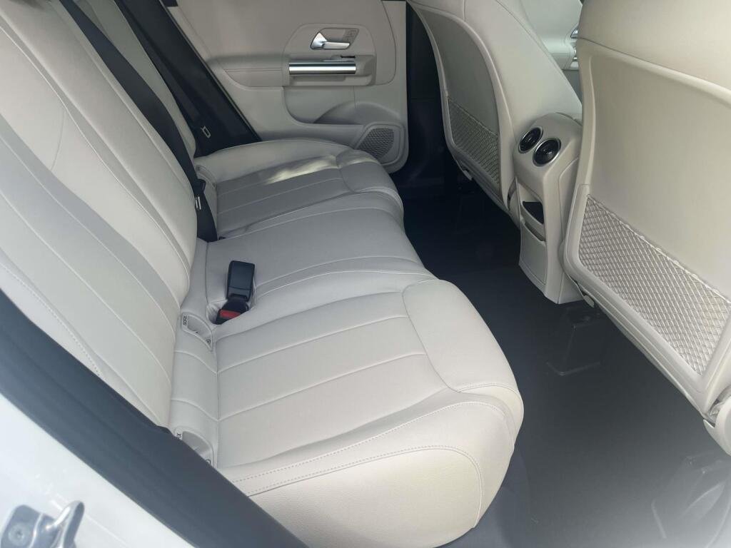 New 2026 Polar White Mercedes-Benz GLA 250 image 20