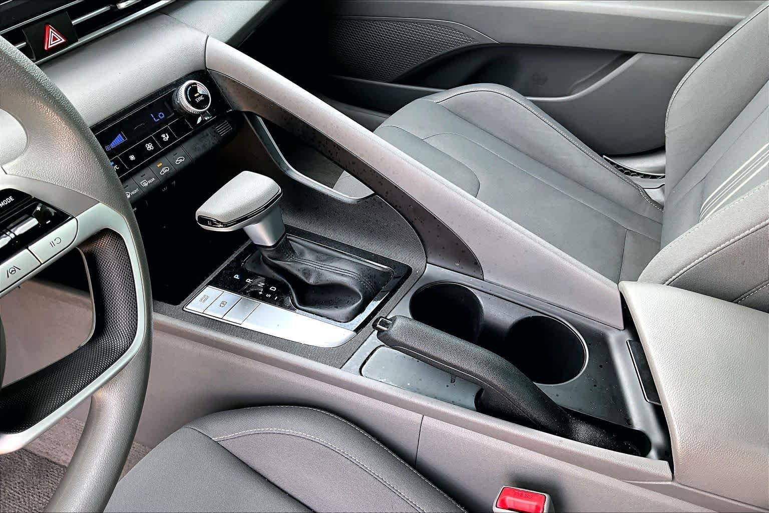 Used 2023 Phantom Black Hyundai SEL image 17