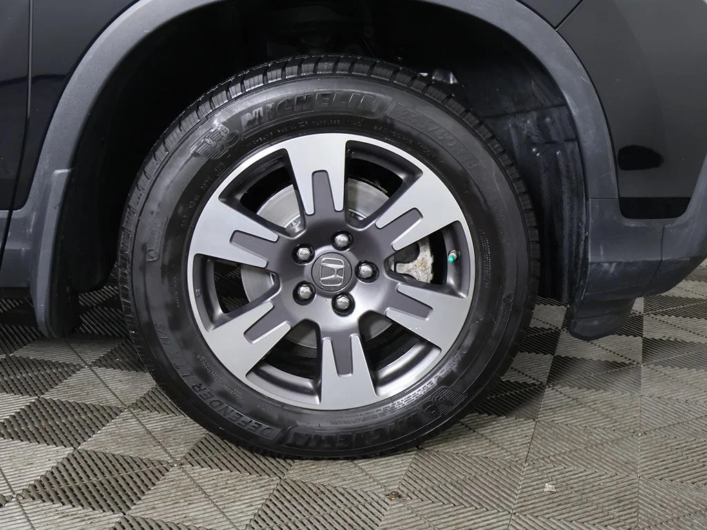 Used 2019 Crystal Black Pearl Honda RTL-E image 25