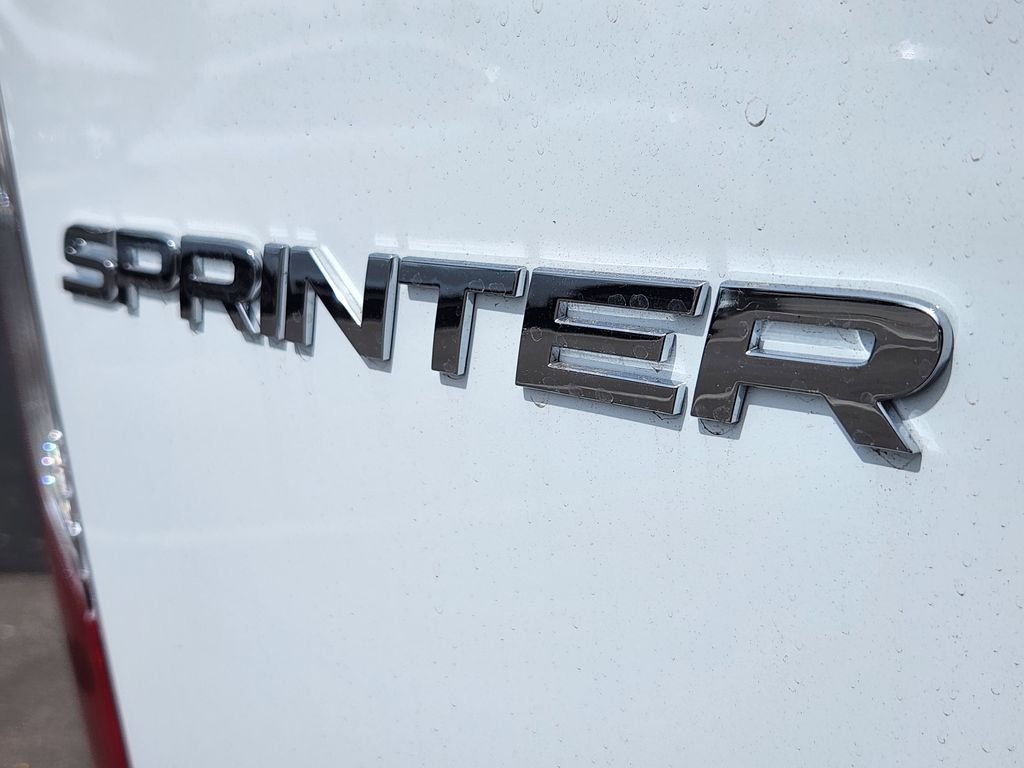 New 2026 ARCTIC WHITE Mercedes-Benz CARGO image 11