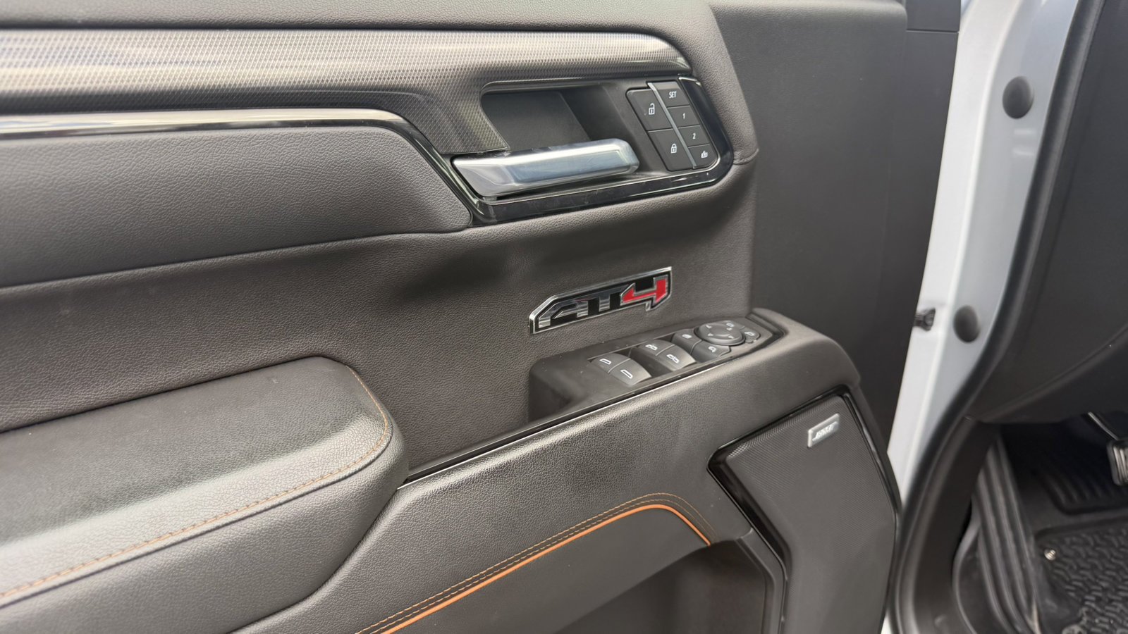 Certified Used 2022 Quicksilver Metallic GMC AT4 image 10