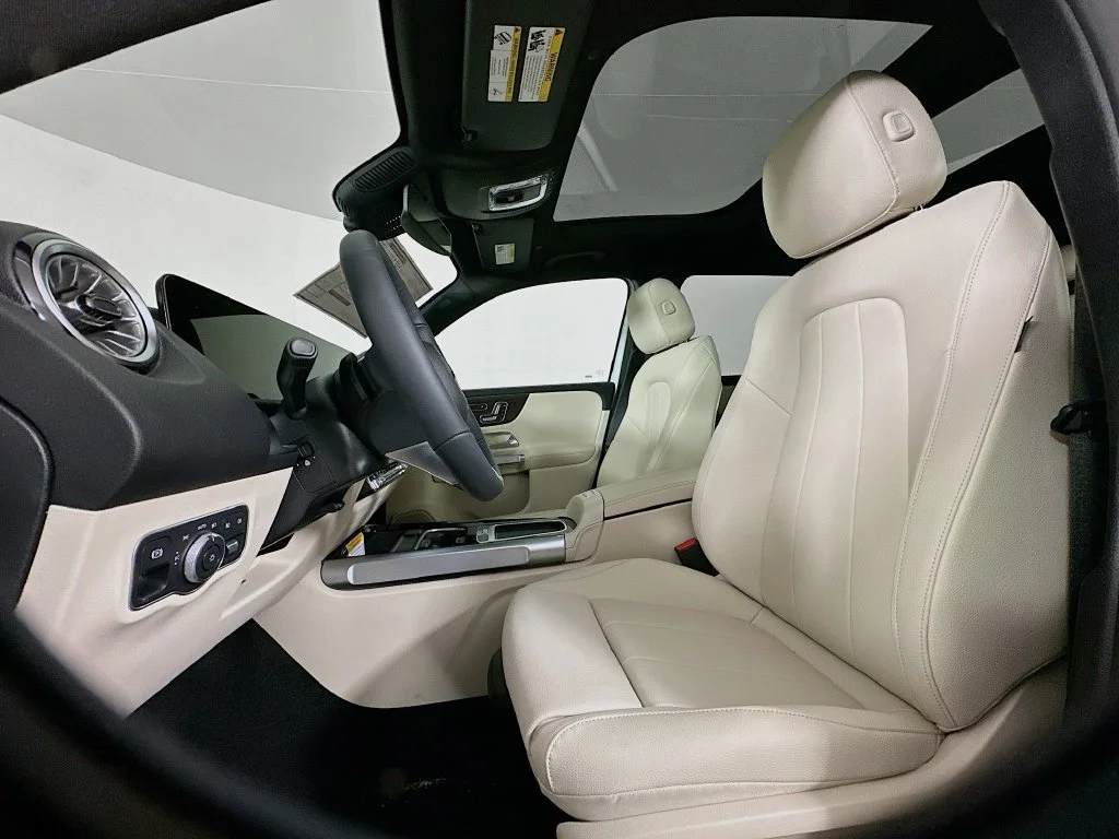 Used 2026 White Mercedes-Benz GLB 250 image 20