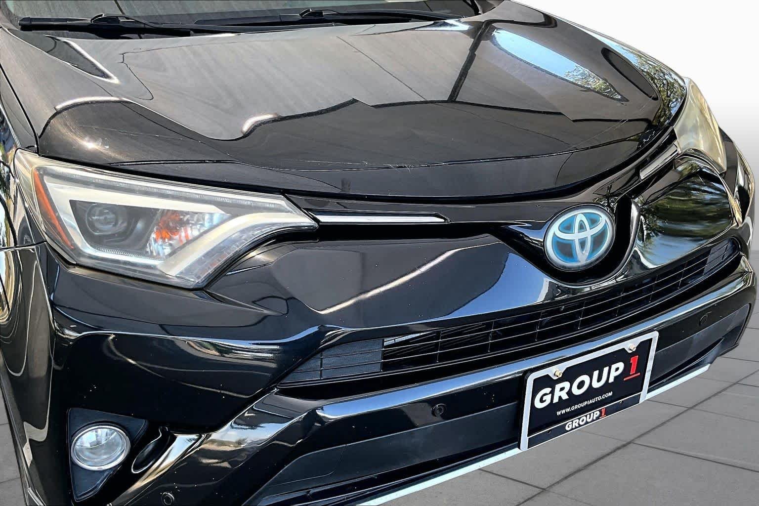 Used 2017 Black Sand Pearl Toyota Limited image 30