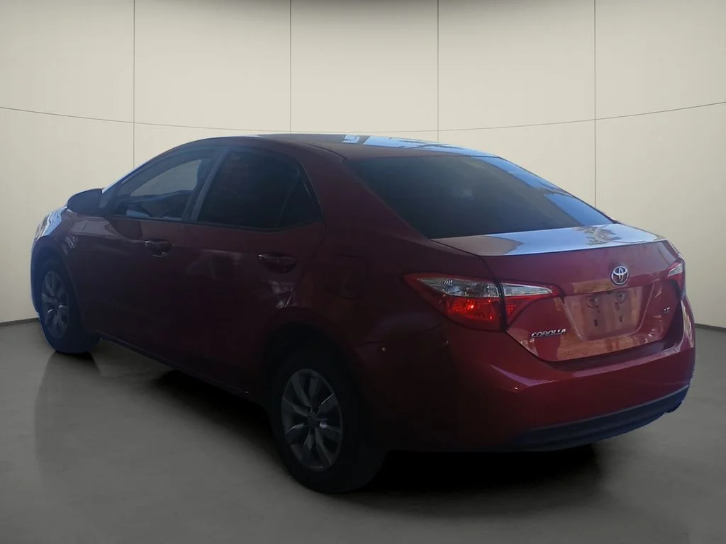 Used 2016 Red Toyota LE image 5