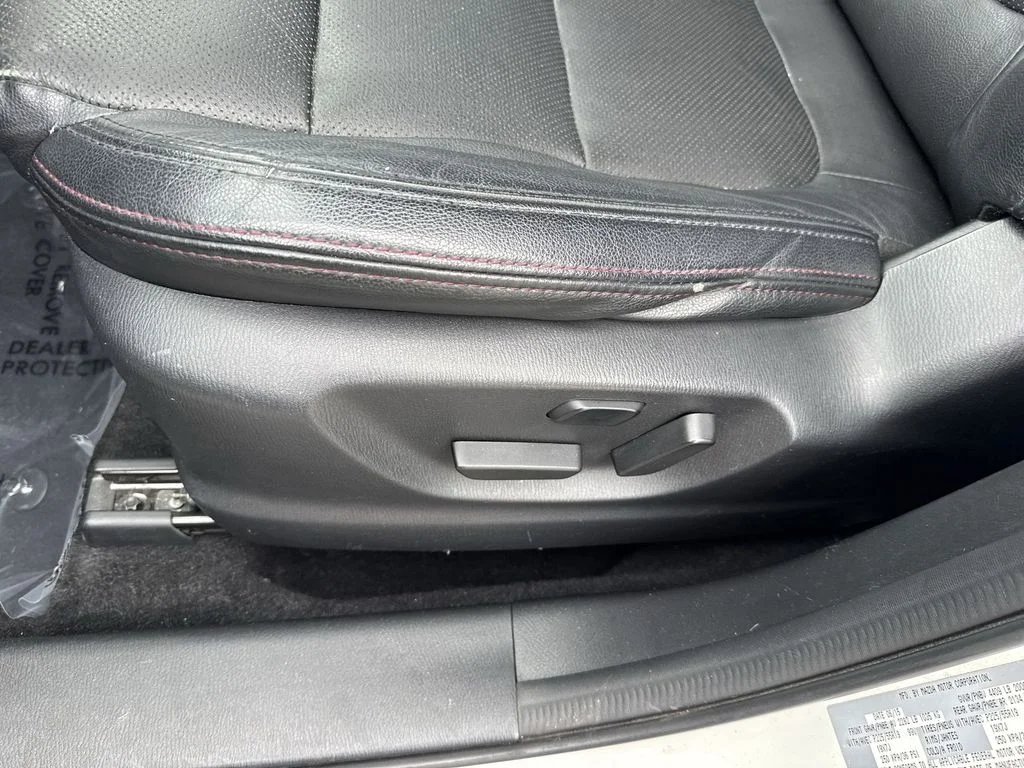 Used 2016 Crystal White Pearl Mica Mazda Grand Touring image 40