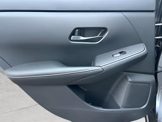 Used 2025 Gray Nissan SV image 27