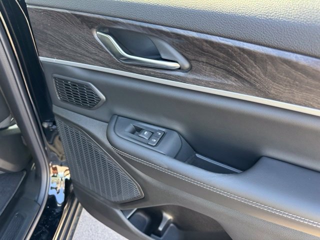 New 2027 High Gloss Black Jeep Limited image 26