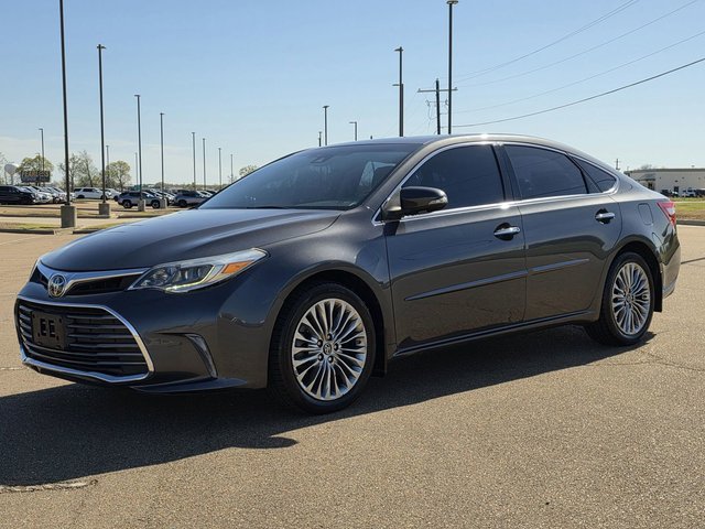 2017 Toyota Avalon Limited's photo