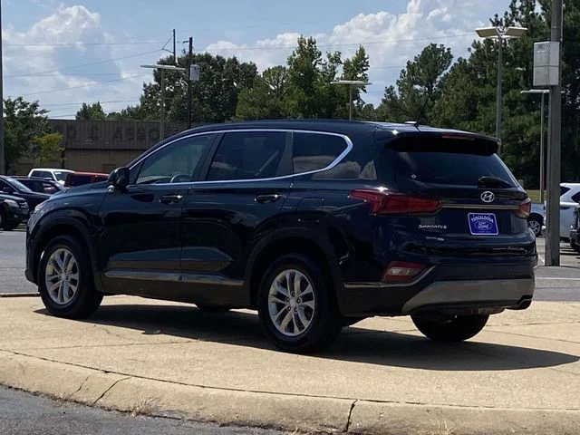 Used 2019 Black Hyundai SE image 5