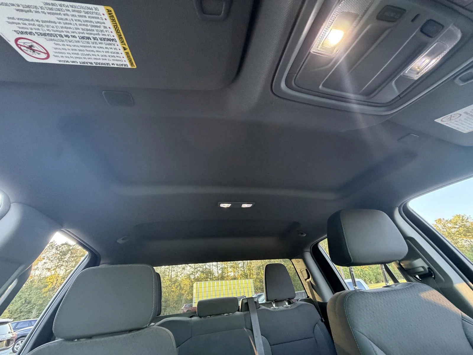Used 2023 white Chevrolet Custom image 23