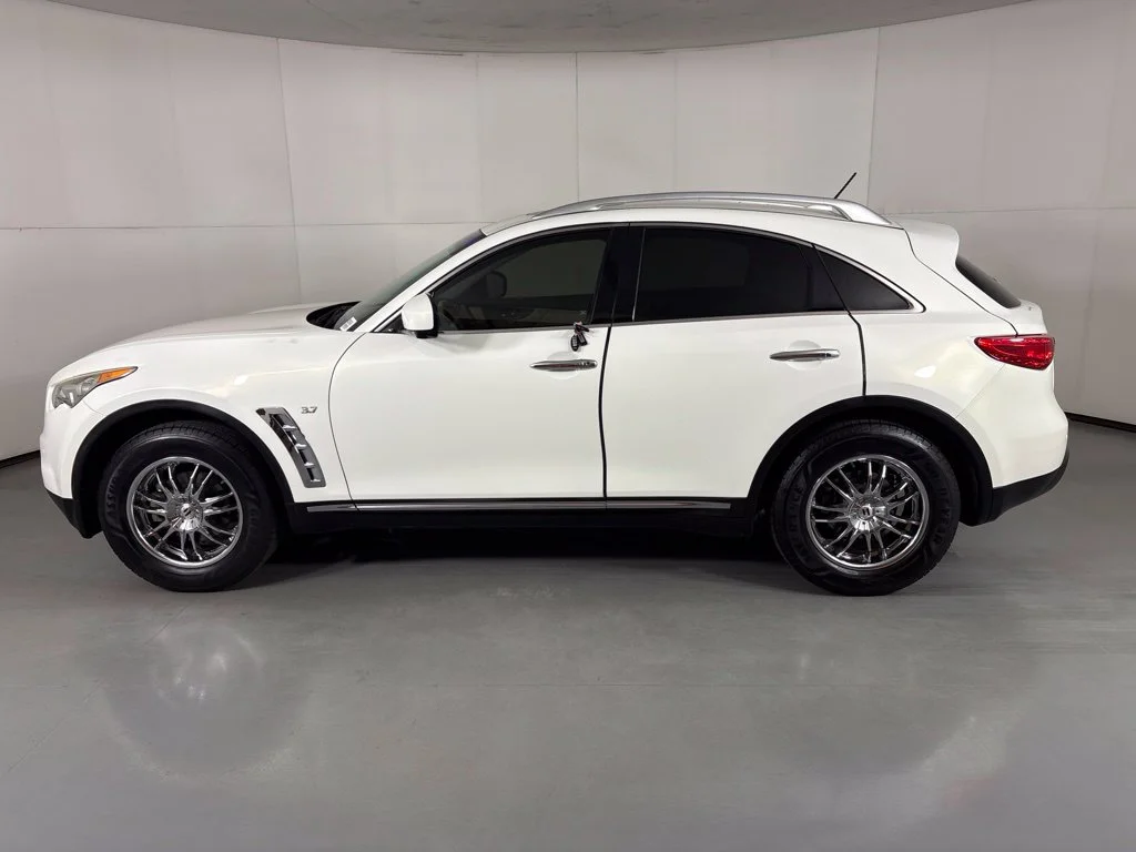 Used 2014 White INFINITI Base image 5