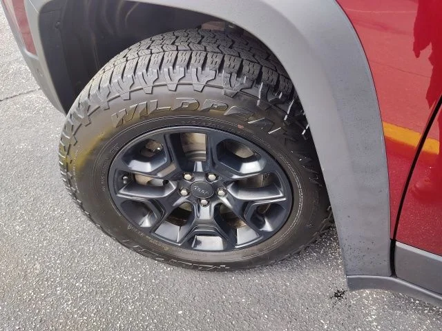 Used 2020 Red Jeep Trailhawk image 11
