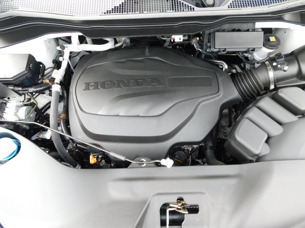 Used 2025 White Honda RTL image 42