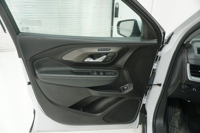 Used 2024 WHITE GMC SLT image 14