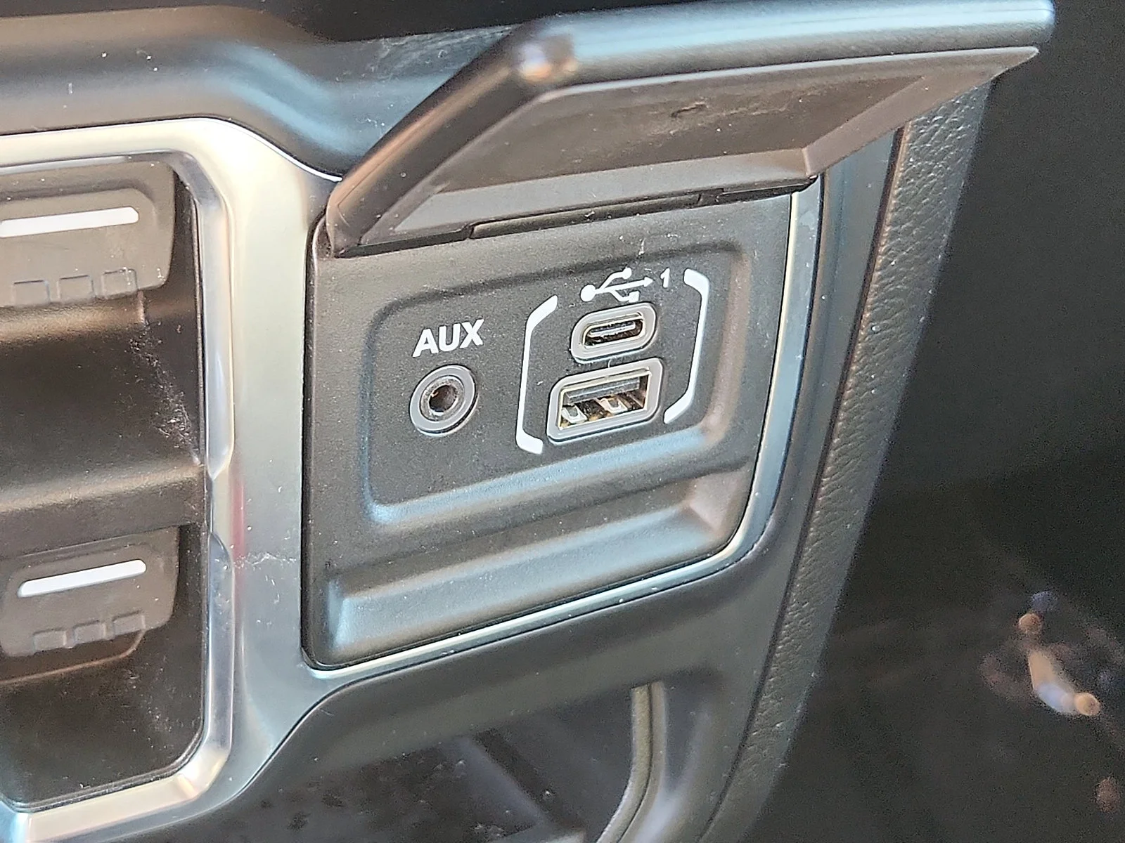 Used 2023 Gray Jeep Sahara 4xe image 24