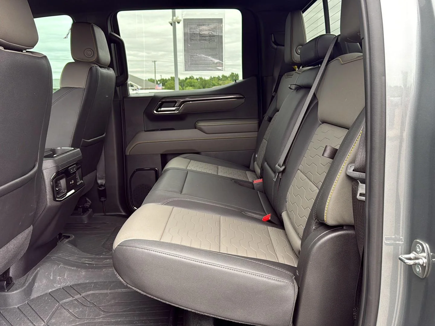 2024 Chevrolet Silverado 1500 ZR2 - Photo 11