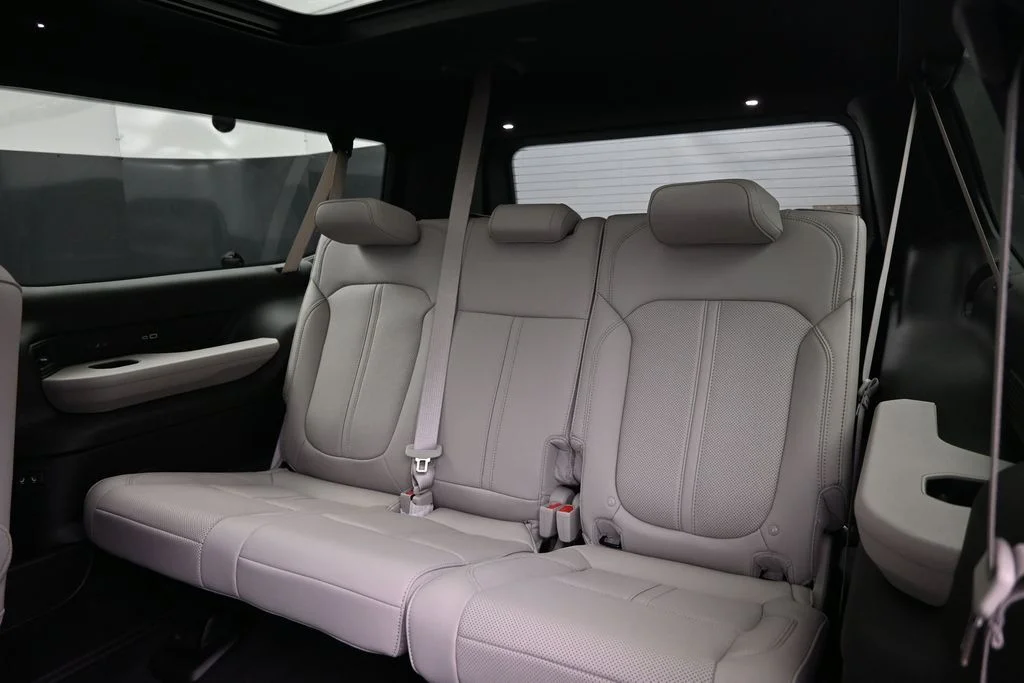 New 2026 High Gloss Black Exterior Paint Jeep Limited Altitude image 37