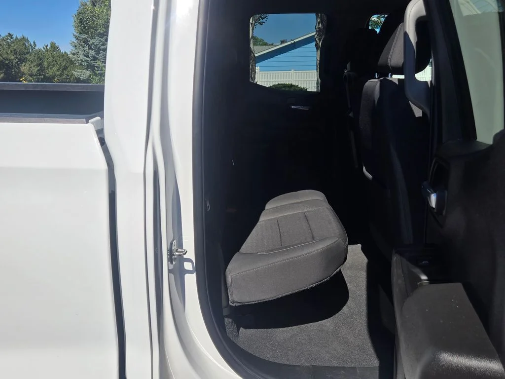 Used 2021 White Chevrolet LT image 11