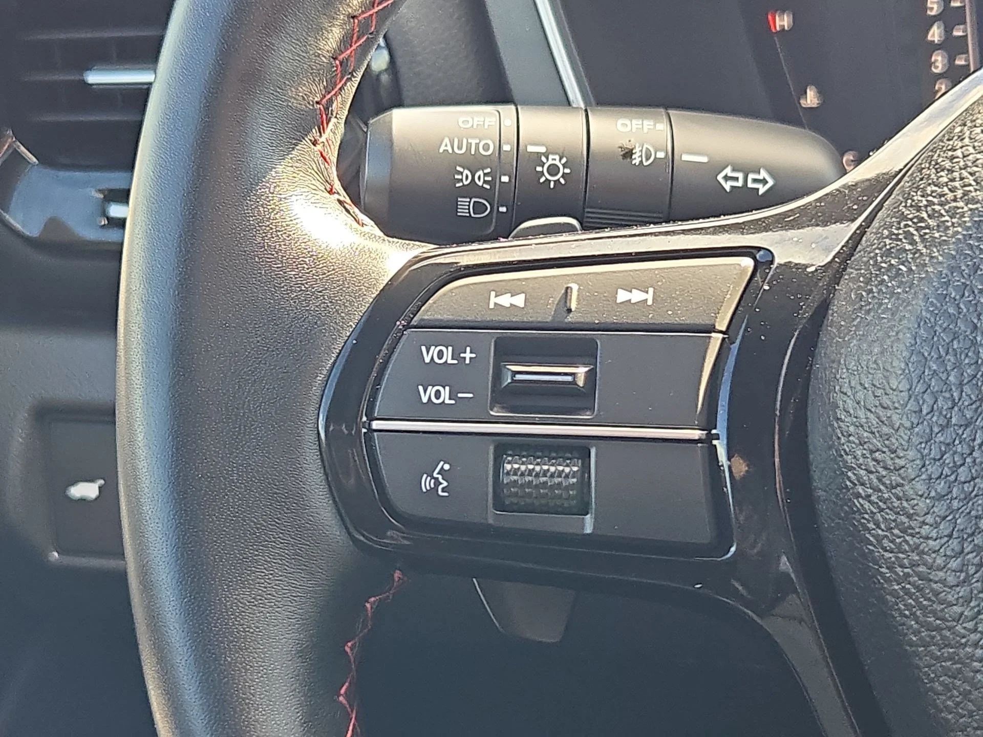 Certified Used 2025 Modern Steel Metallic Honda Black Edition image 35