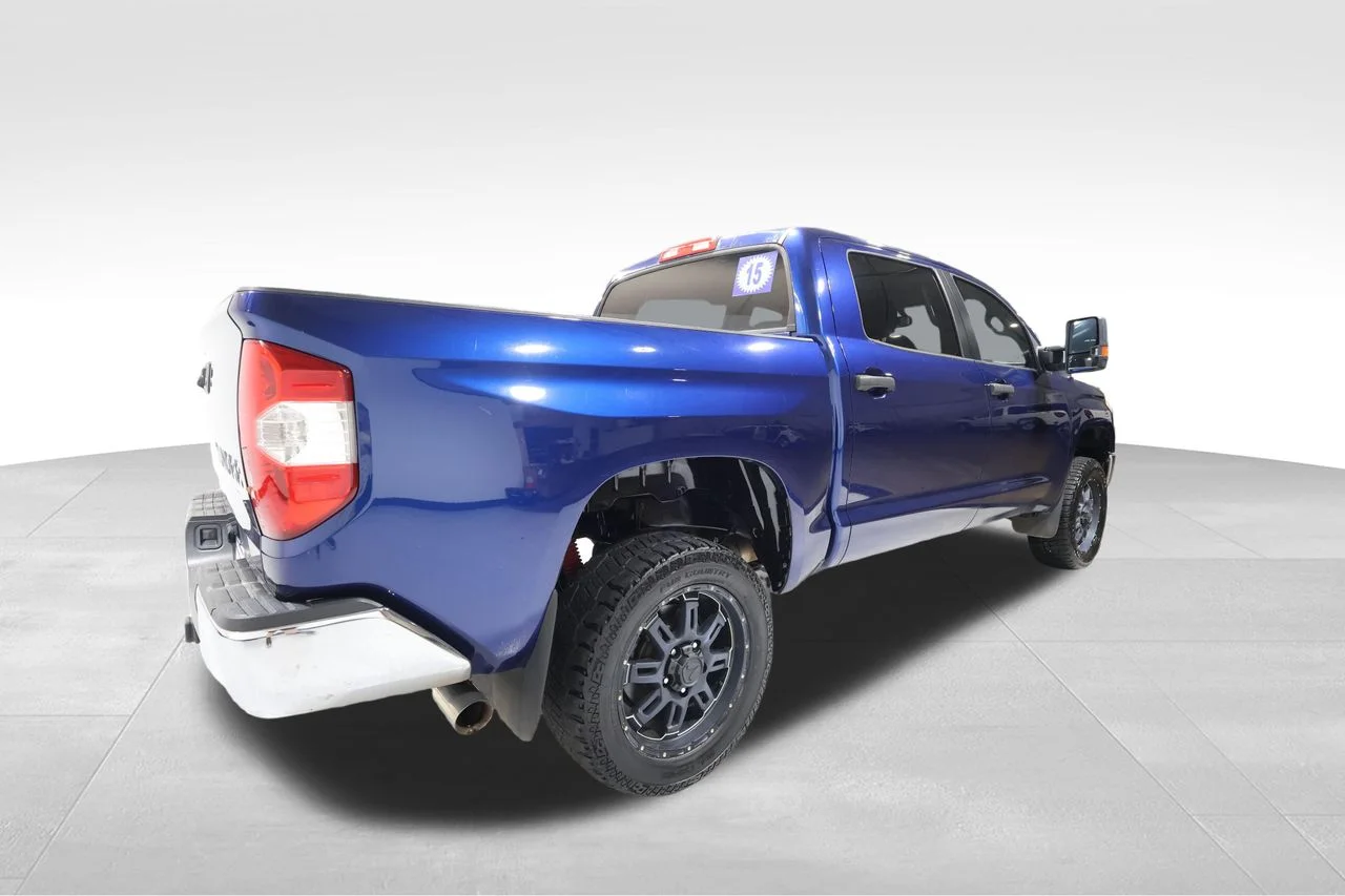 Used 2015 Blue Toyota SR5 image 4