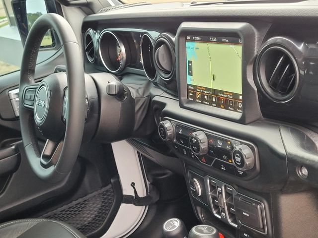 Used 2023 White Jeep Sport Altitude image 27