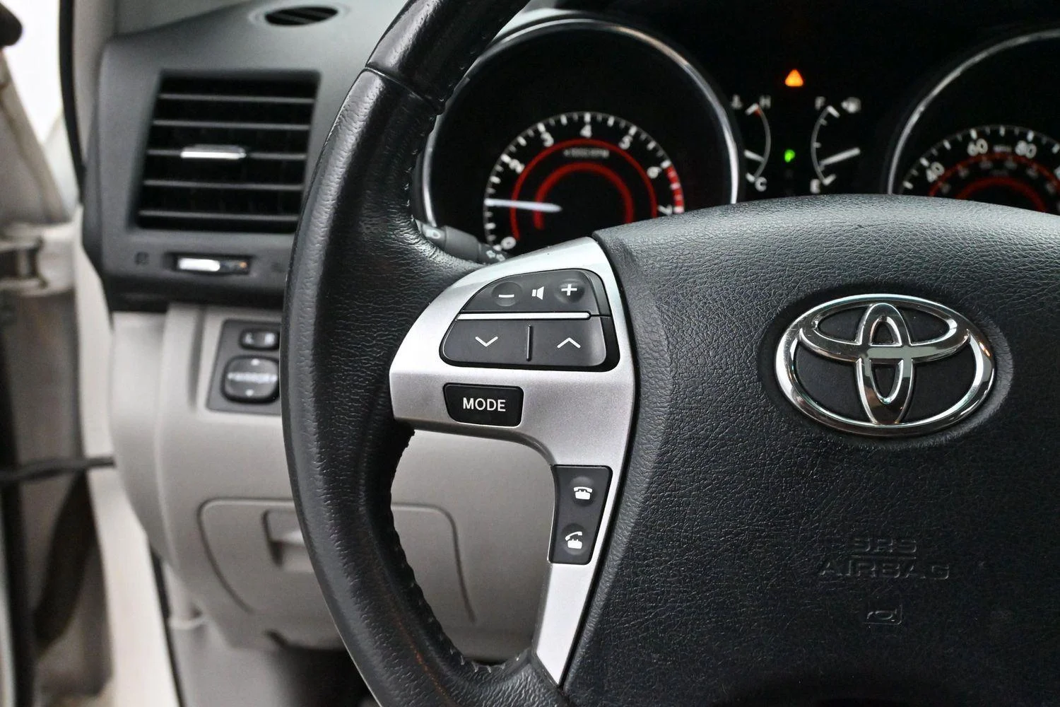 Used 2012 Blizzard Pearl Toyota SE image 15