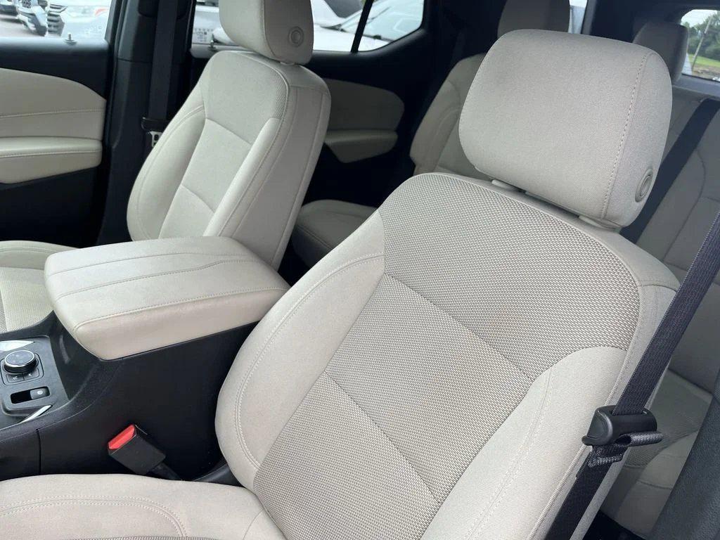 Used 2023 White Chevrolet LS image 13