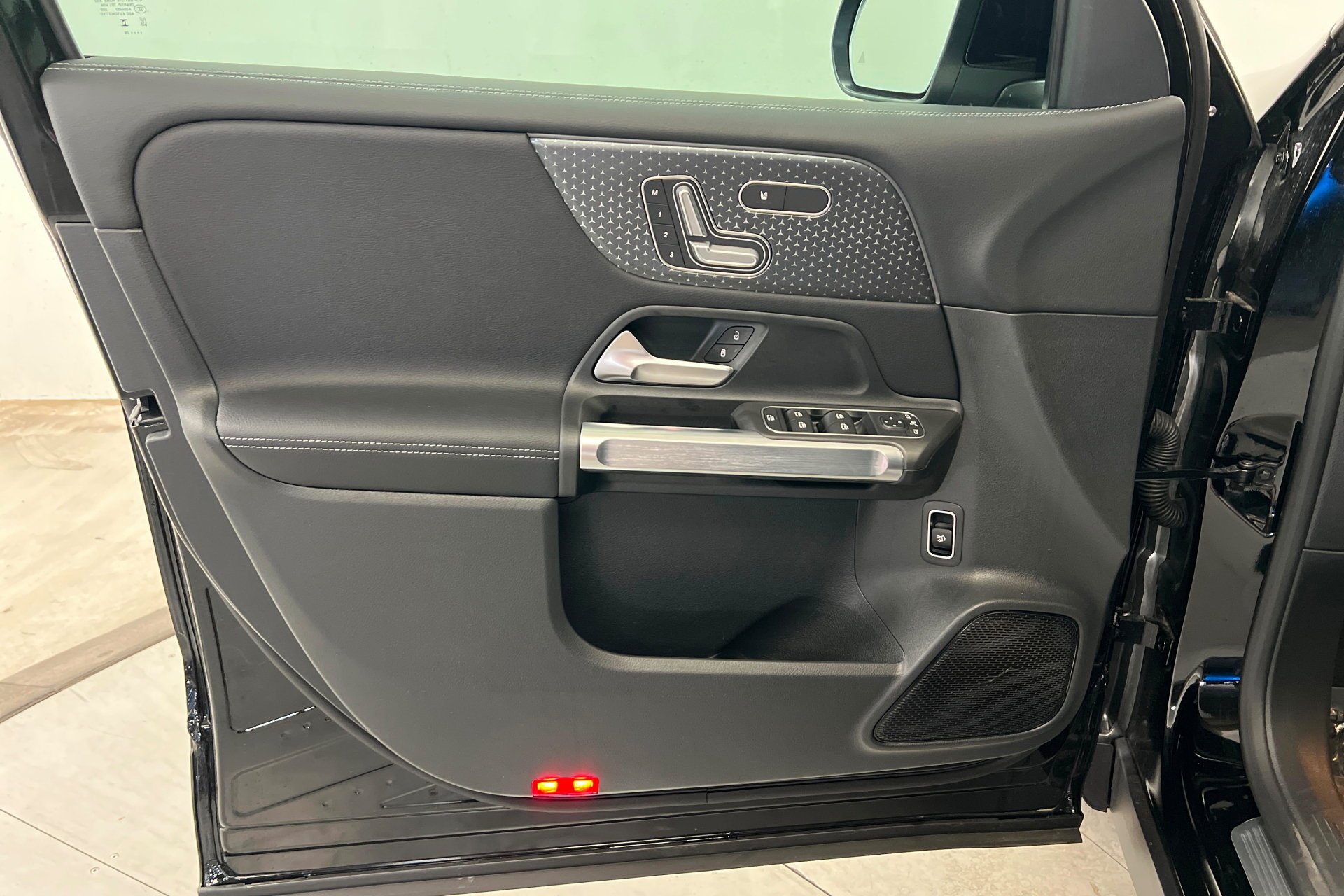 New 2026 Night Black Mercedes-Benz GLB 250 image 15