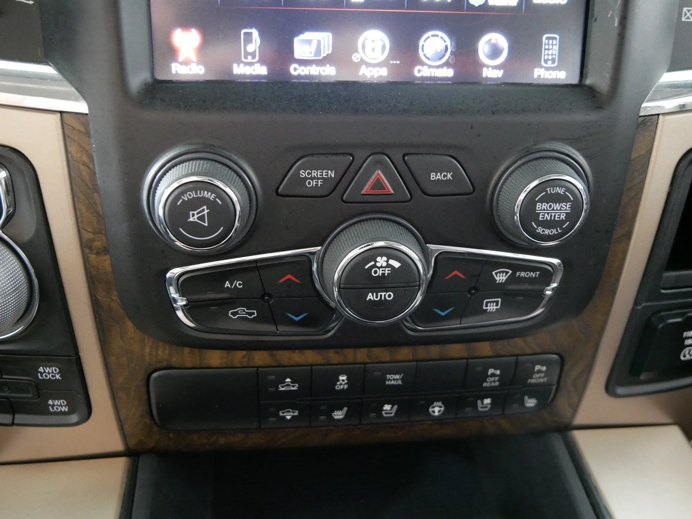 Used 2016 Bright White Clearcoat Ram Longhorn image 23