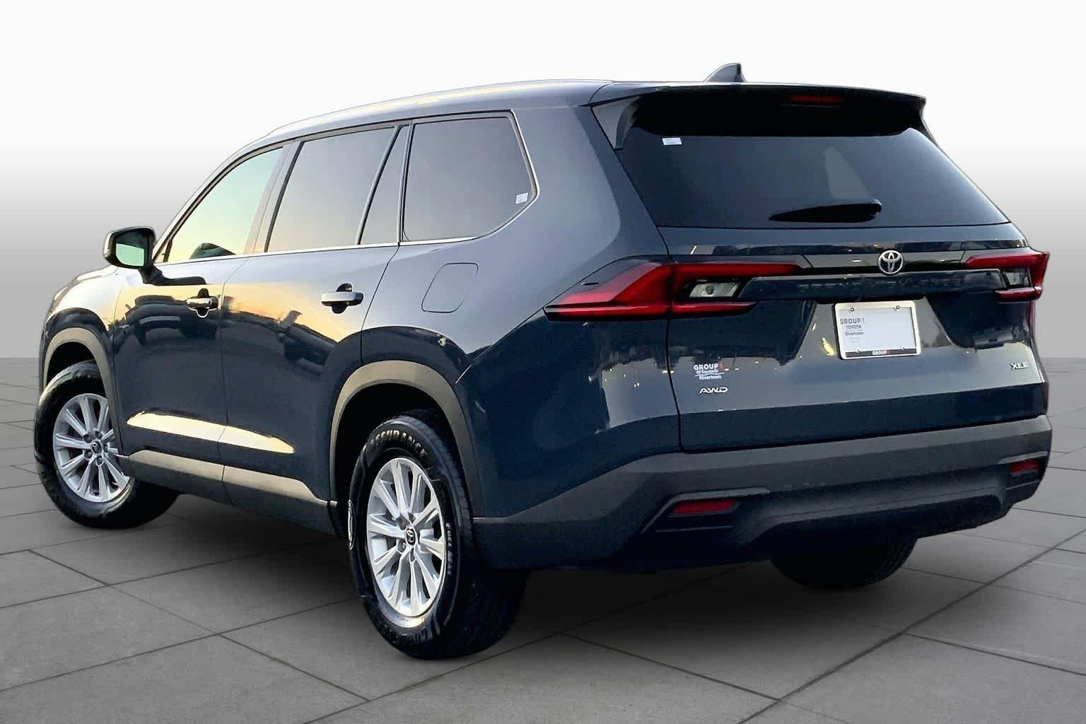 Used 2025 Storm Cloud Toyota XLE image 11