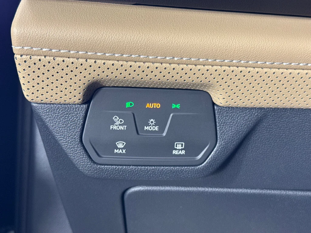 New 2026 Black Volkswagen SE w/Technology image 26