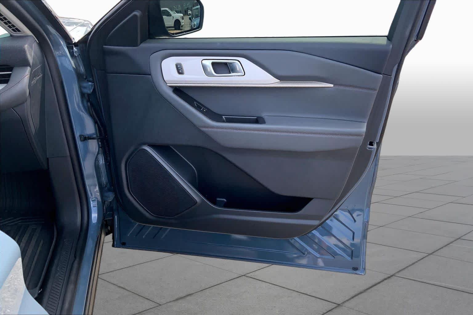 Used 2025 Vapor Blue Ford Active image 23