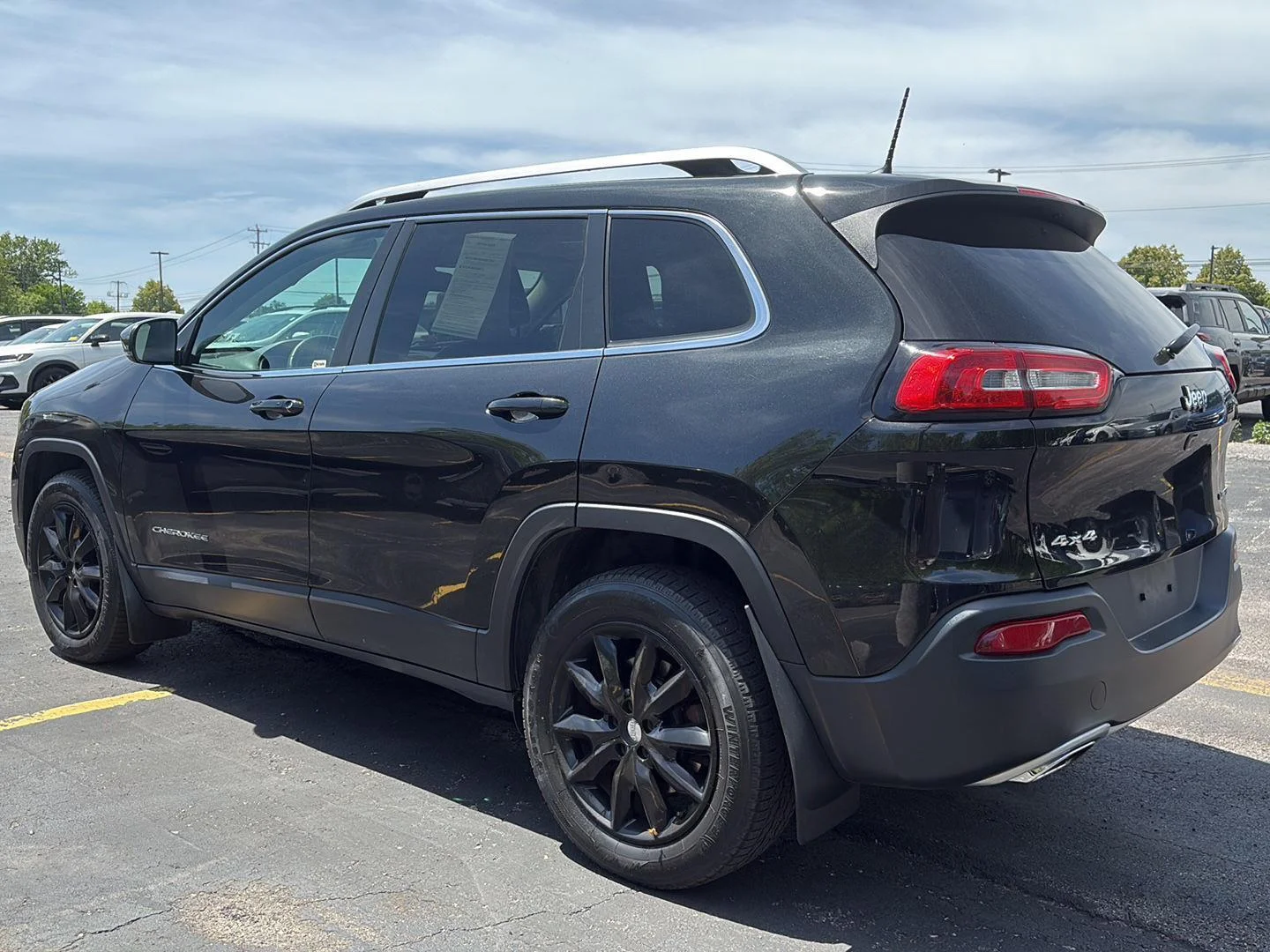 Used 2016 Brilliant Black Crystal Pearlcoat Jeep Limited image 5