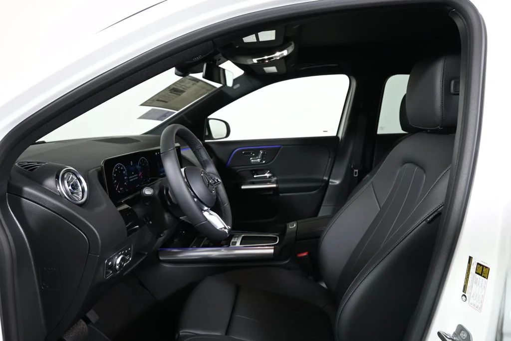 New 2026 White Mercedes-Benz GLA 250 image 3