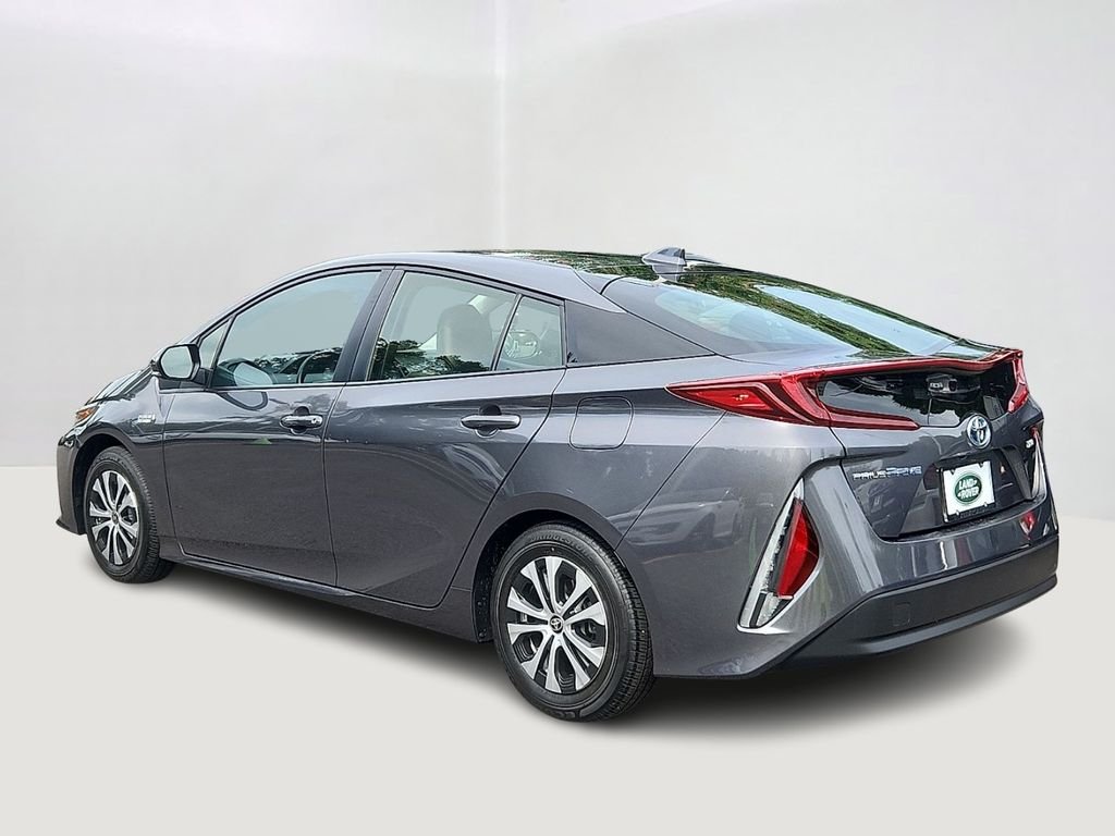 Used 2021 Magnetic Gray Metallic Toyota XLE image 6