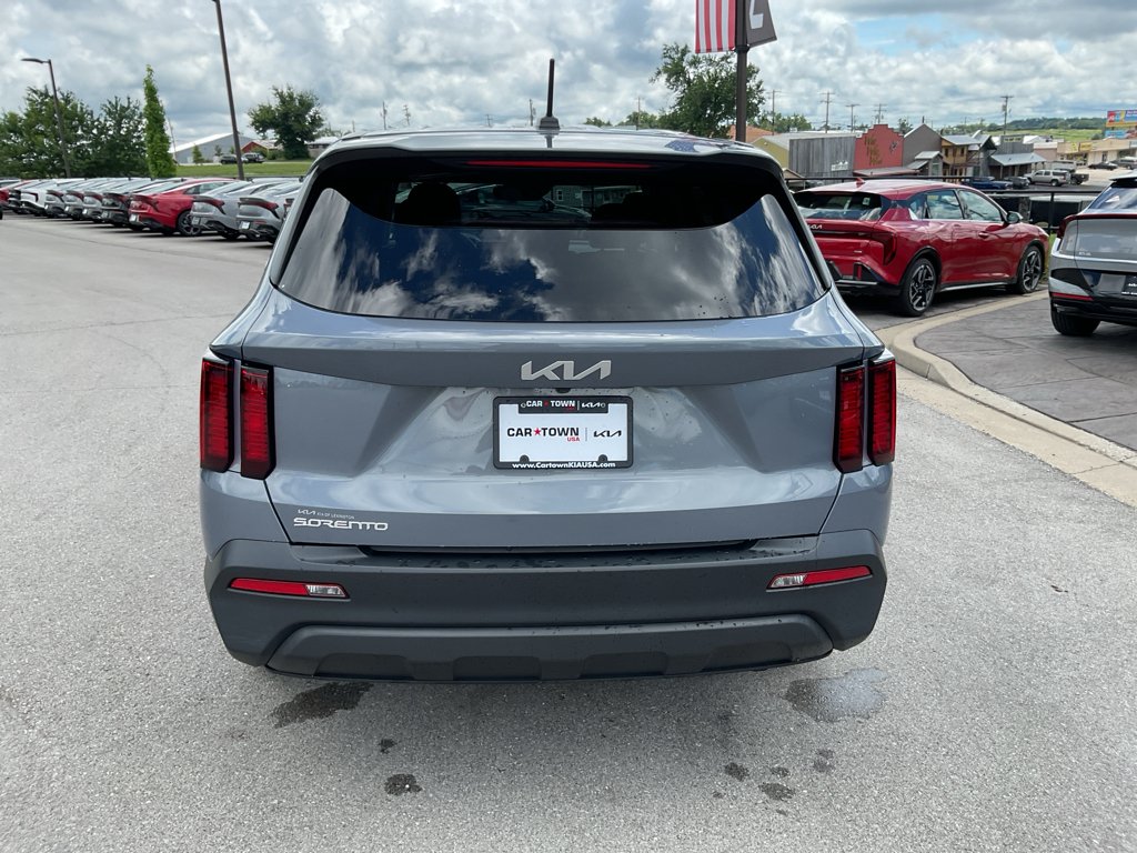 Certified Used 2023 Everlasting Silver Kia LX image 8