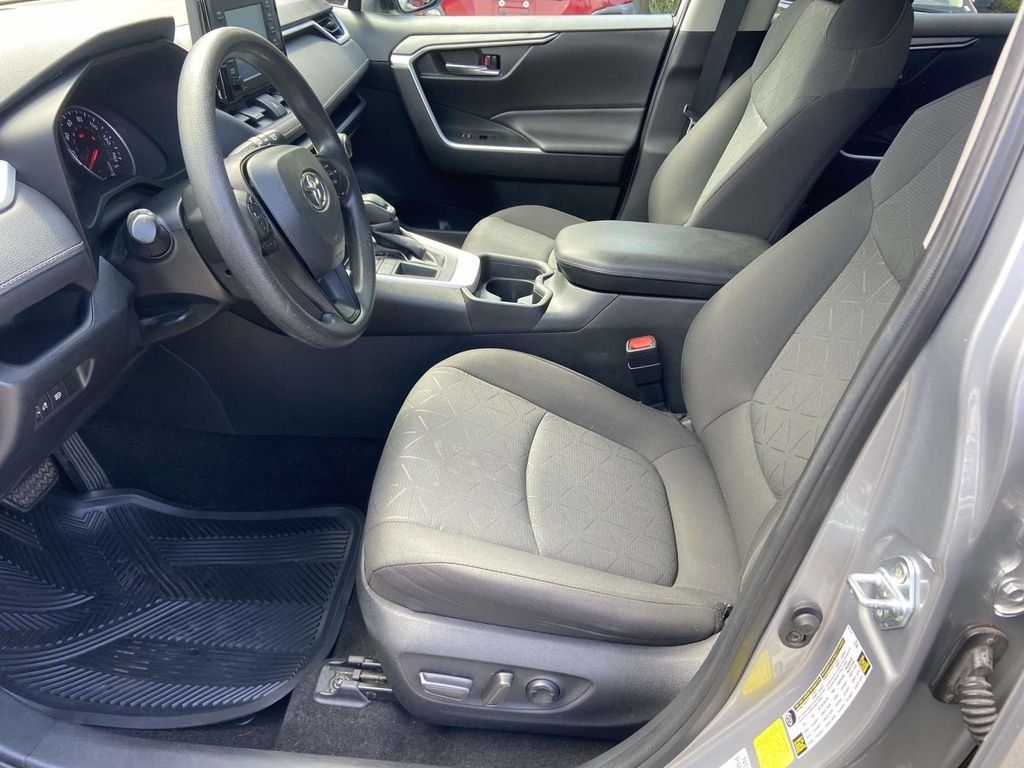 Used 2021 Silver Toyota XLE image 14