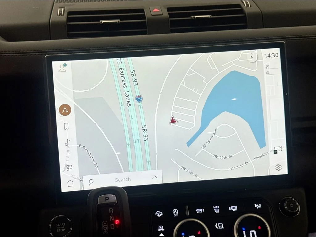 New 2026 Woolstone Green Land Rover X-Dynamic SE image 12