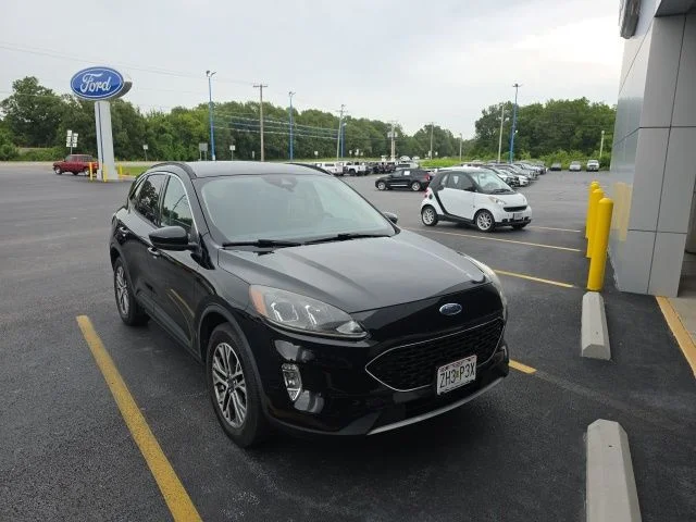 Used 2020 Black Metallic Ford SEL image 1