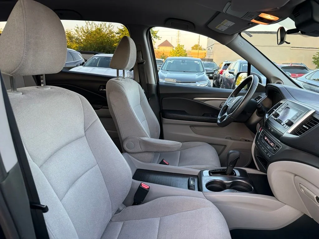 Used 2019  Honda LX image 26