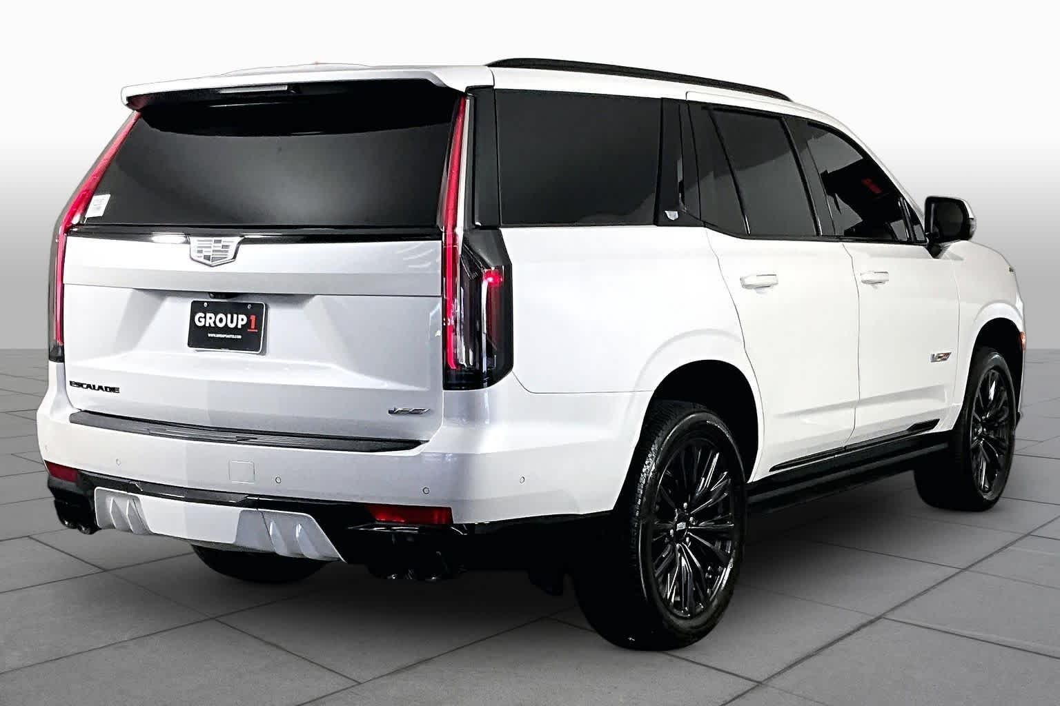 Used 2024 Crystal White Tricoat Cadillac AWD V-Series image 13
