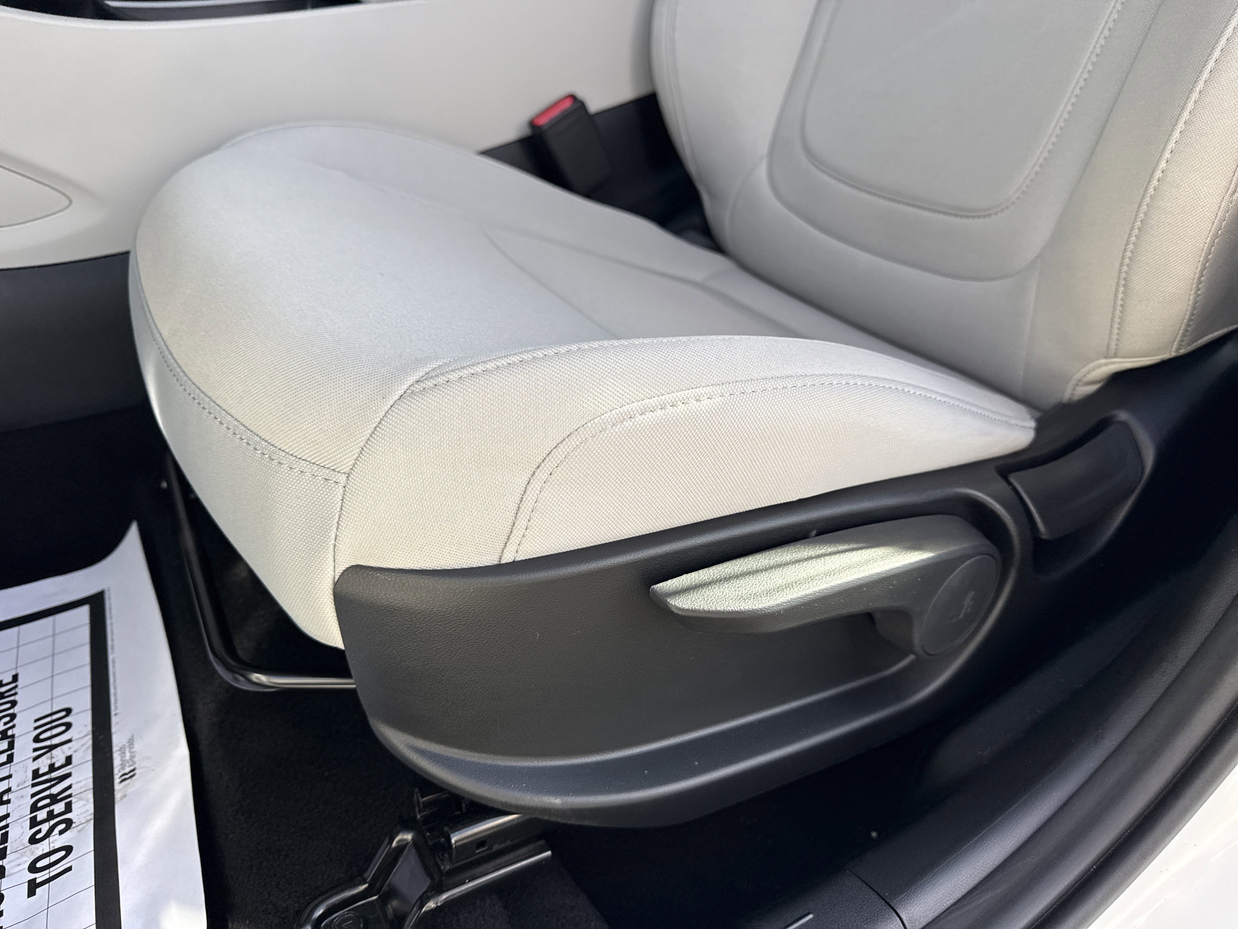 Used 2025 Serenity White Pearl Hyundai SE image 12