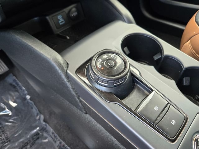 Used 2022 Red Ford Outer Banks image 13